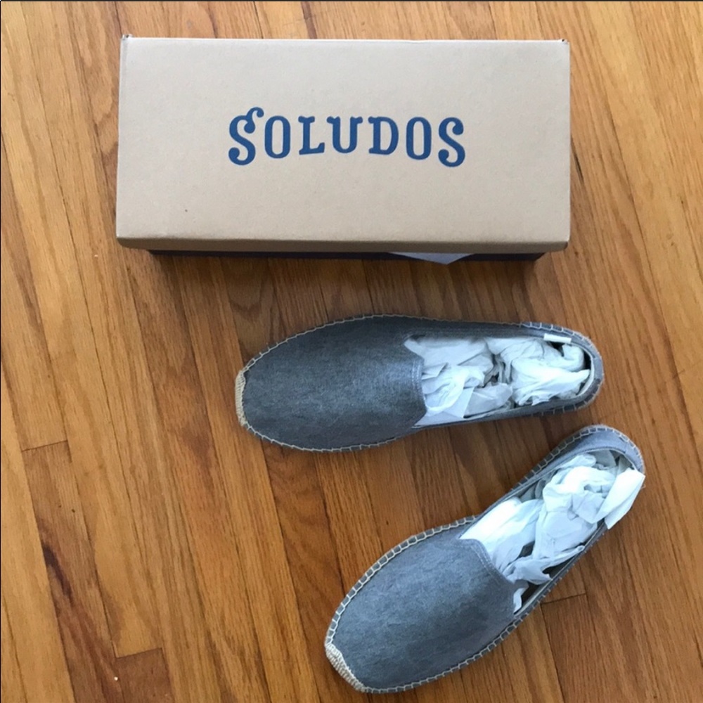NWOT Soludos Men’s Smoking Slipper Grey